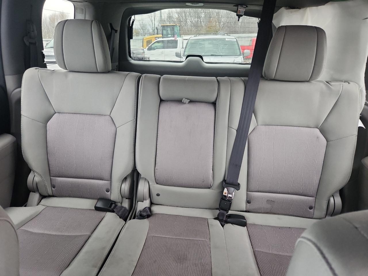 Honda Pilot Ex Image 11