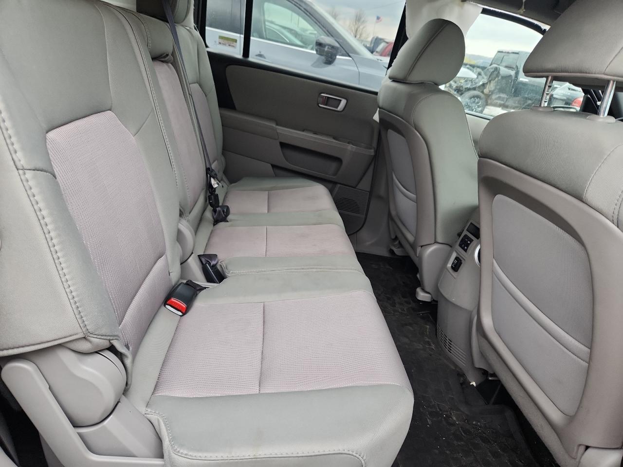 Honda Pilot Ex Image 10