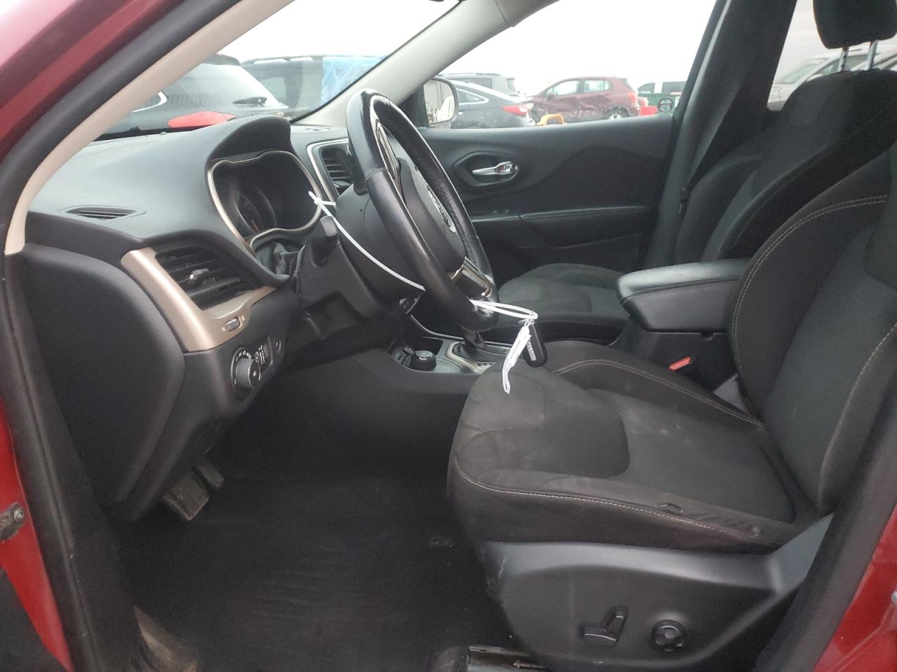 Jeep Grand Cherokee Latitude Image 3