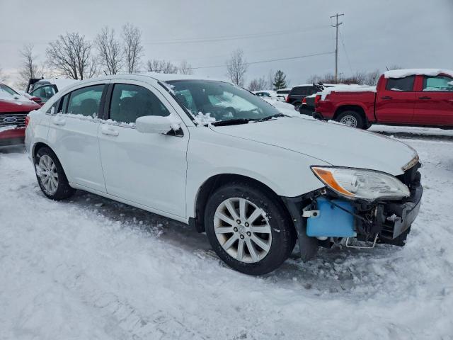 Chrysler 200 Touring Image 13
