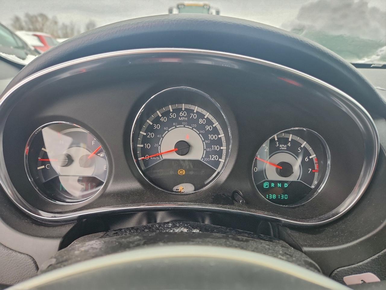 Chrysler 200 Touring Image 2