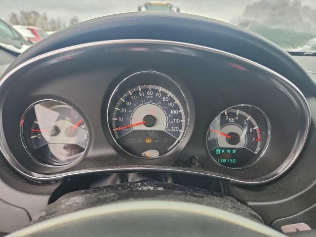 Chrysler 200 Touring Image 2