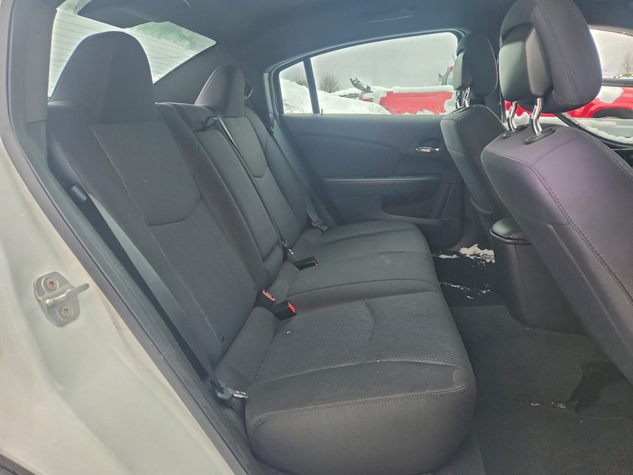 Chrysler 200 Touring Image 7