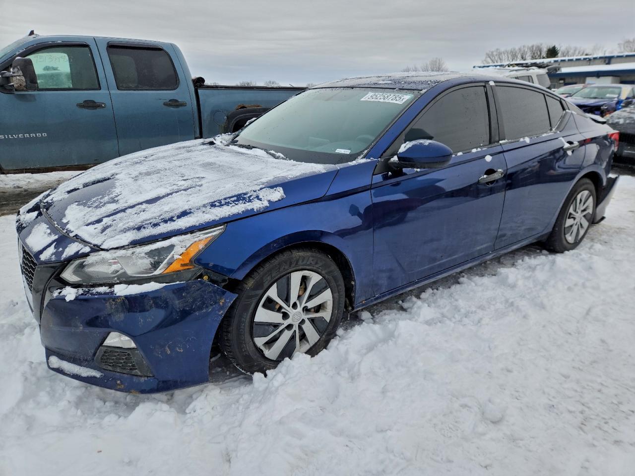 Nissan Altima S Image 1