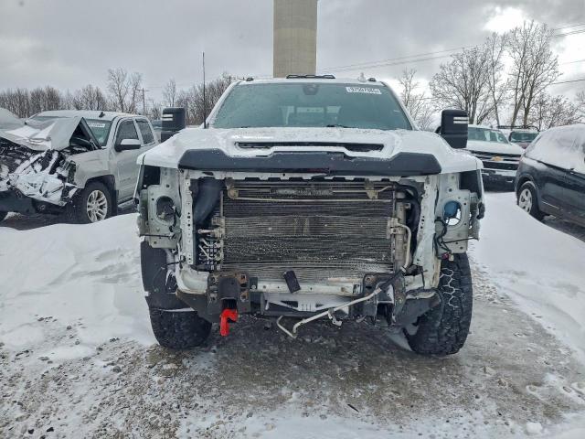 GMC Sierra K3500 At4 Image 2