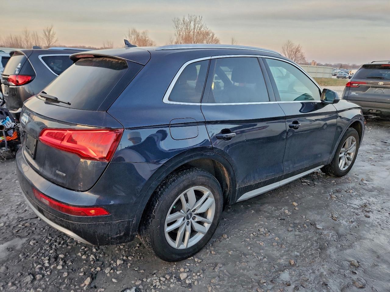 Audi Q5 Premium Image 2