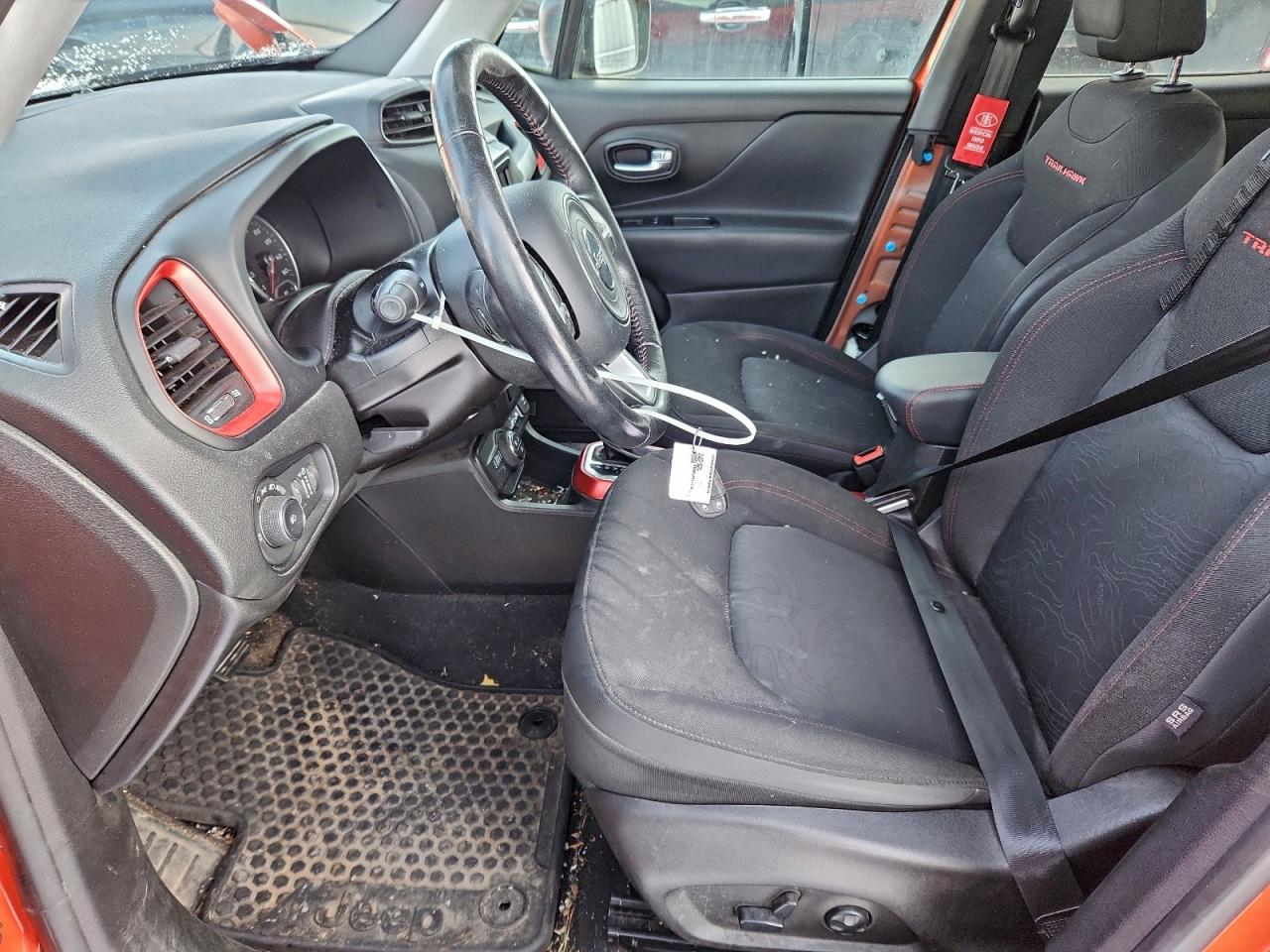 Jeep Renegade Trailhawk Image 12