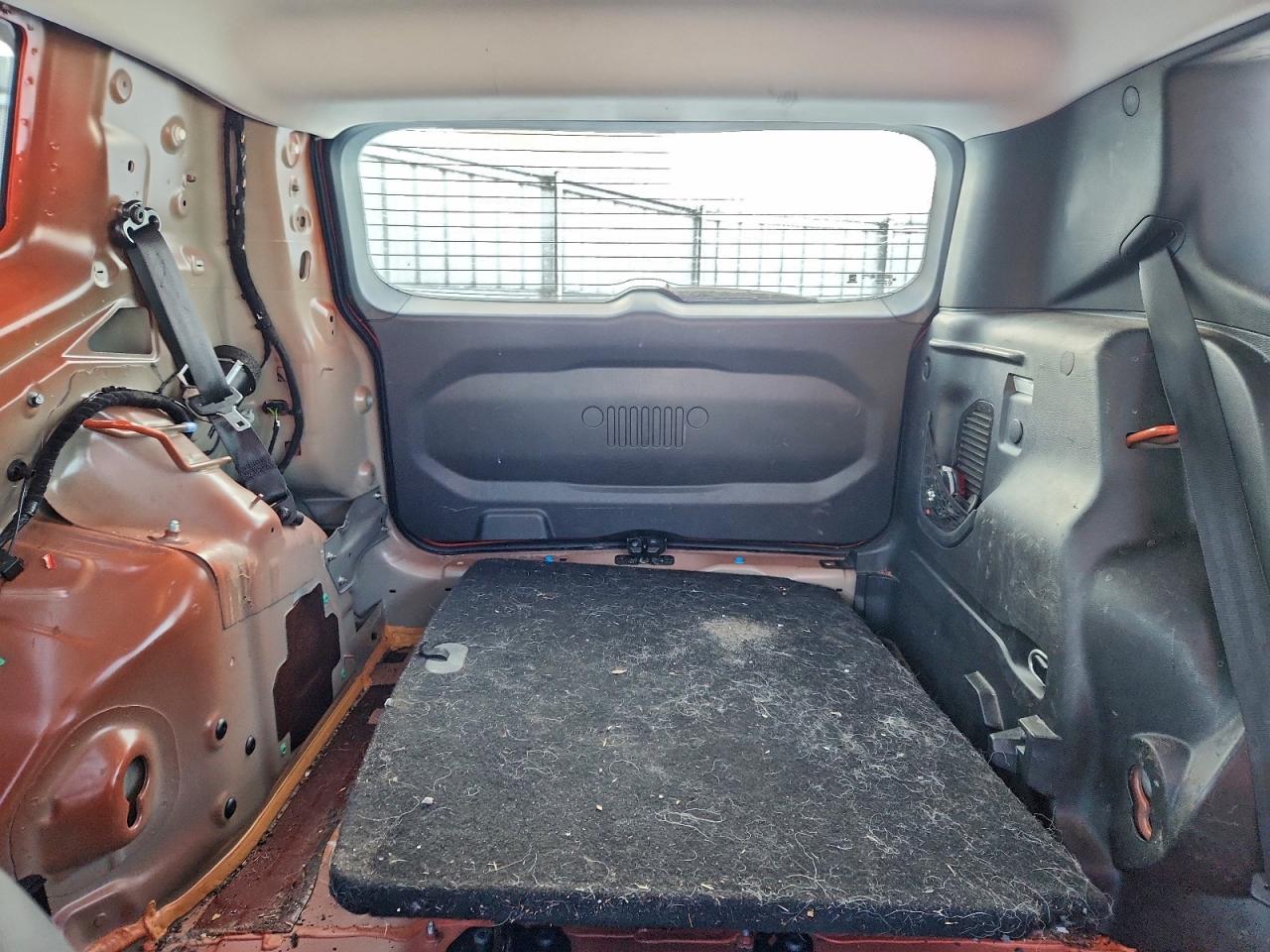 Jeep Renegade Trailhawk Image 8