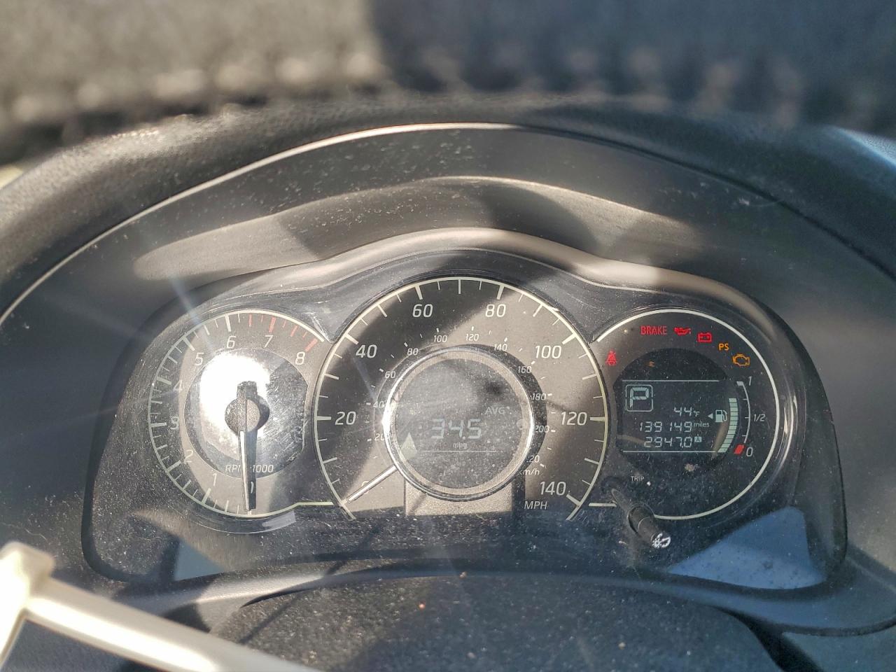 Nissan Versa S Image 8