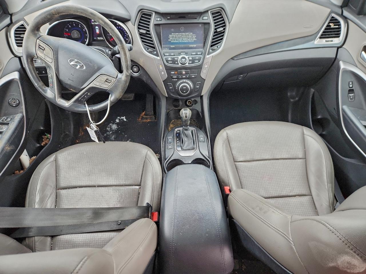 Hyundai SANTA FE Image 9