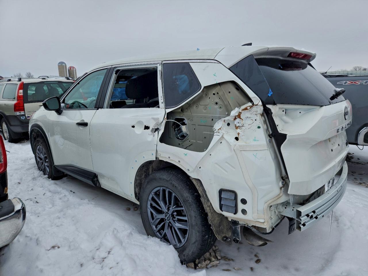 Nissan Rogue S Image 3