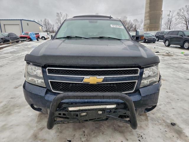 Chevrolet Suburban K1500 Image 5