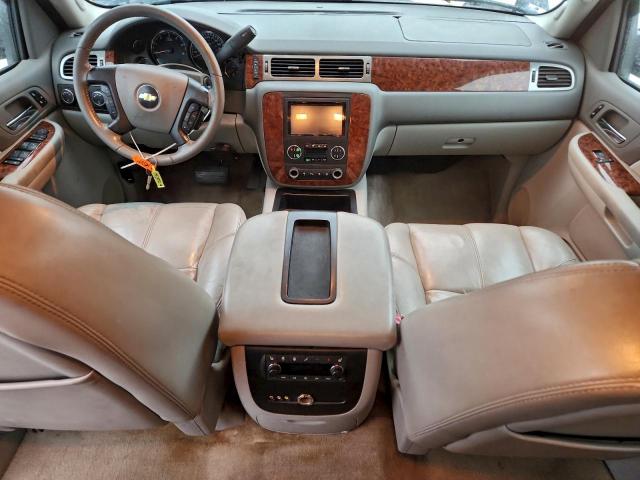 Chevrolet Suburban K1500 Image 8