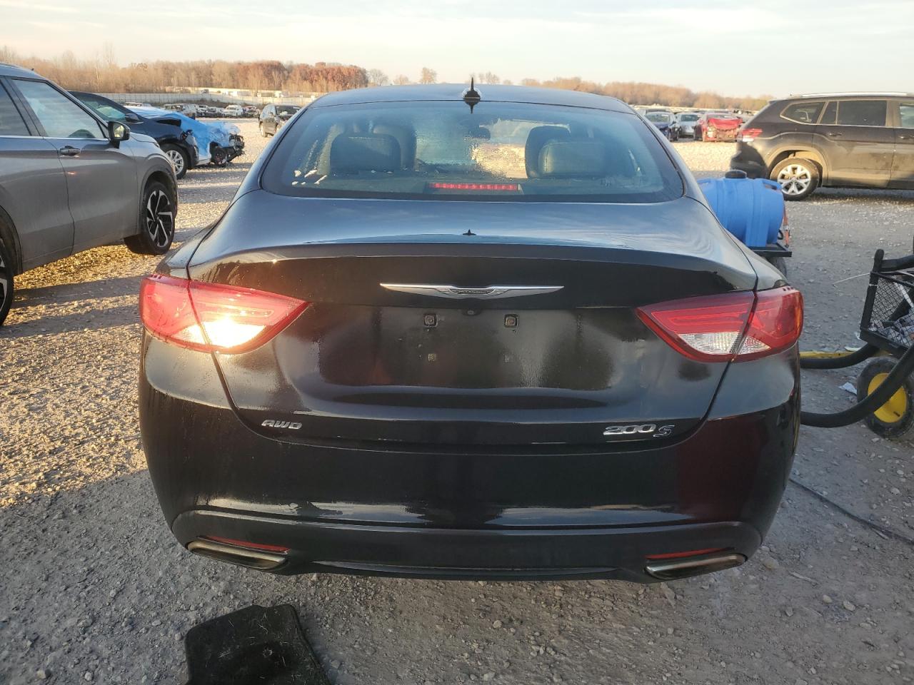Chrysler 200 S Image 5