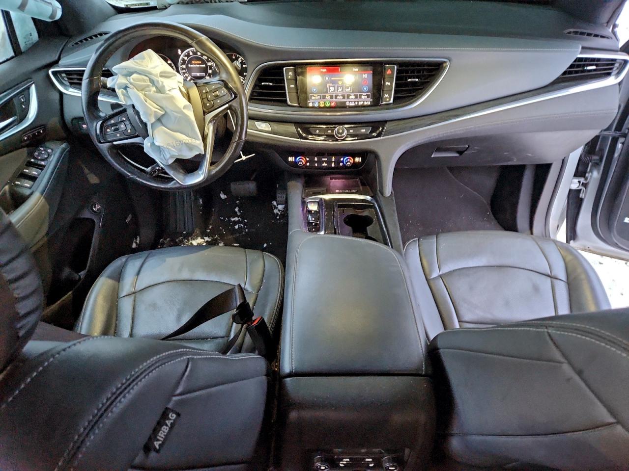 Buick Enclave Premium Image 10