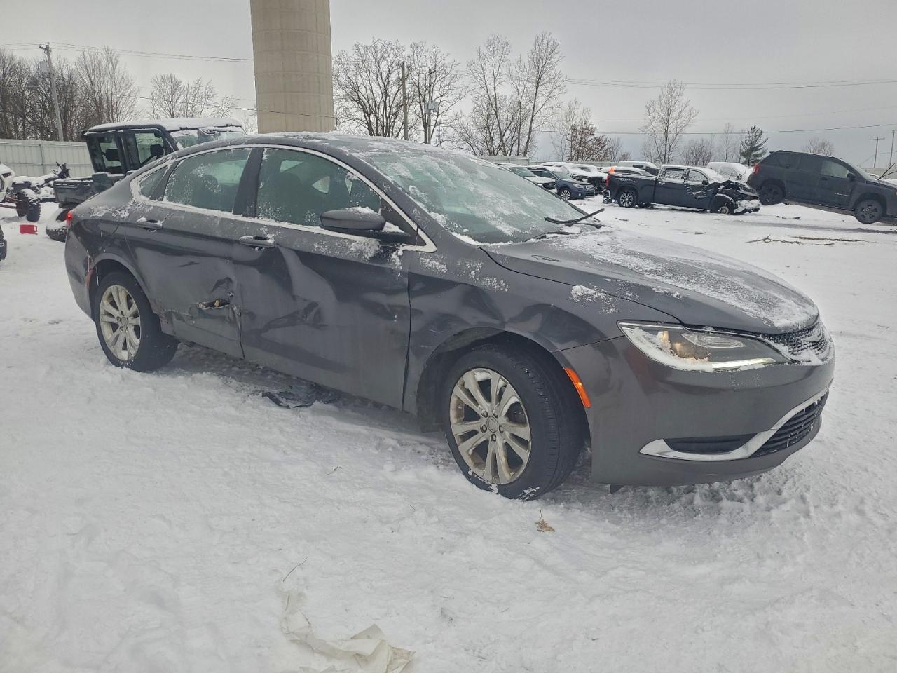 Chrysler 200 Limited Image 2
