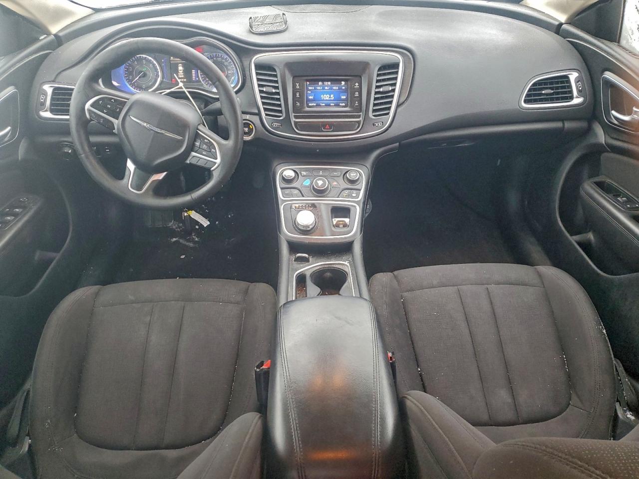 Chrysler 200 Limited Image 3