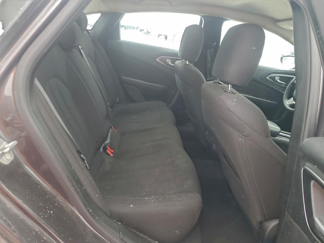 Chrysler 200 Limited Image 6