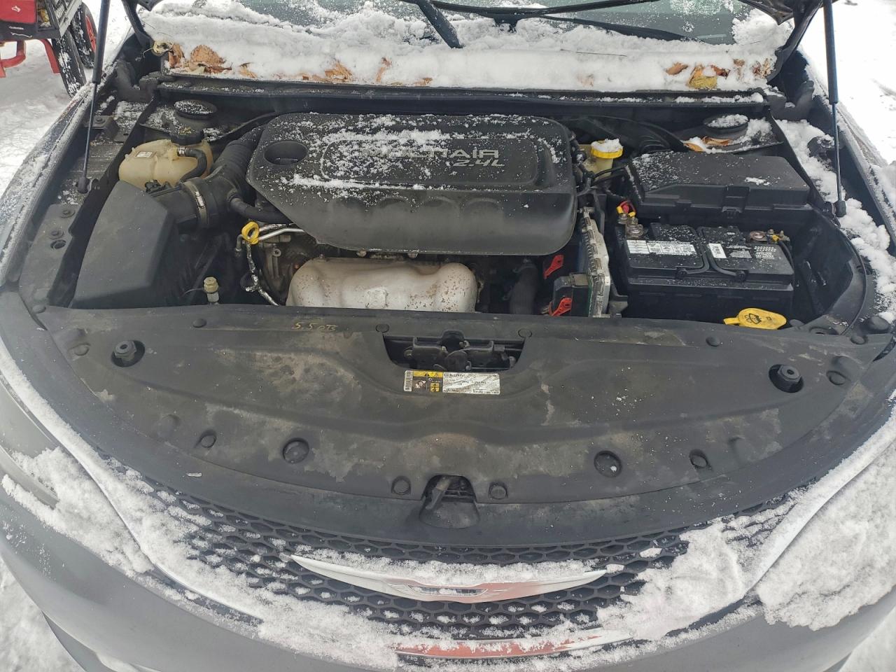 Chrysler 200 Limited Image 8