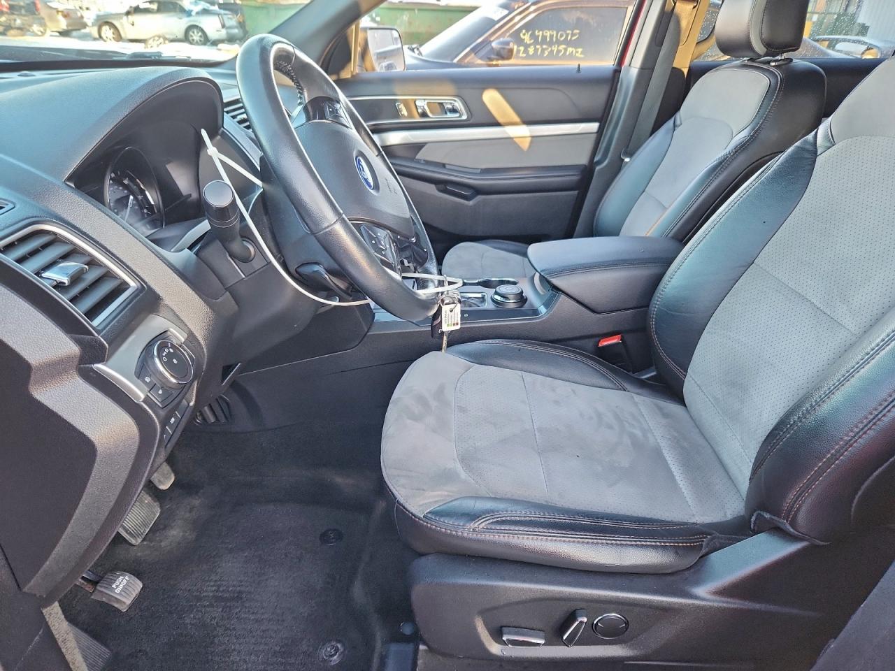 Ford Explorer Xlt Image 7