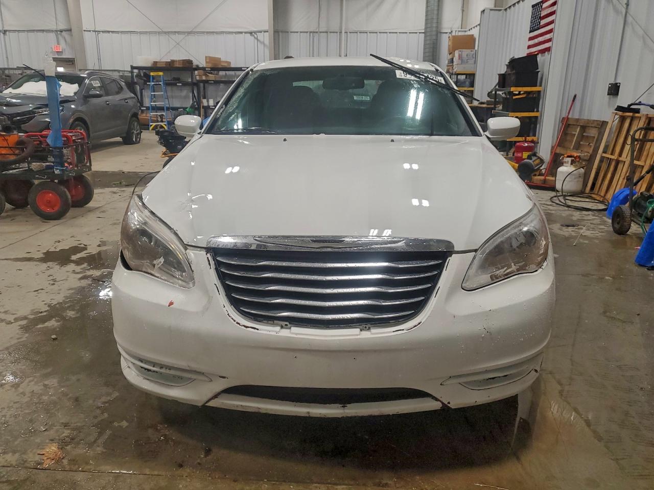 Chrysler 200 Lx Image 2