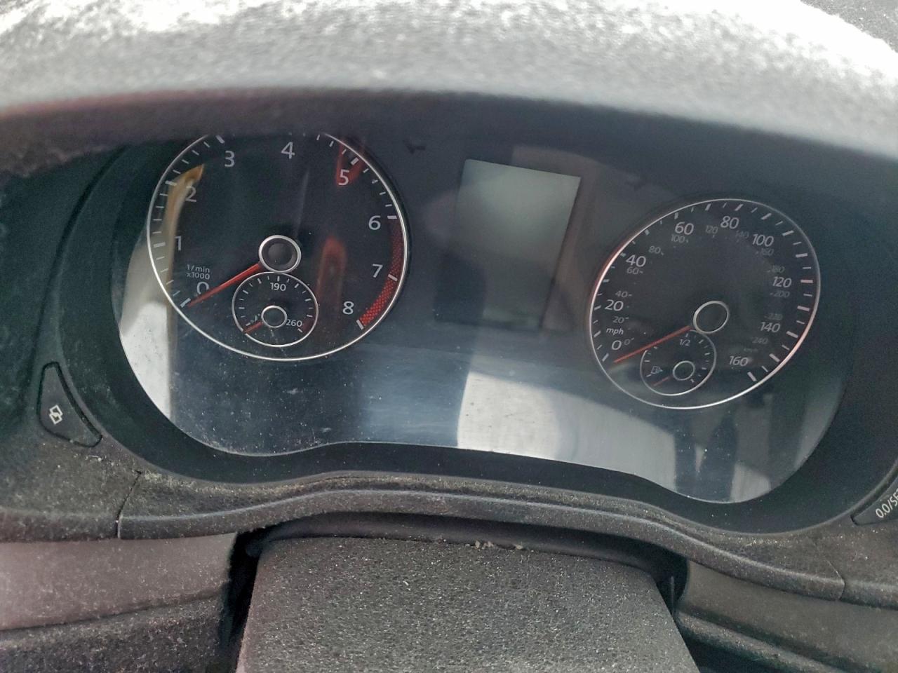 Volkswagen Passat S Image 2