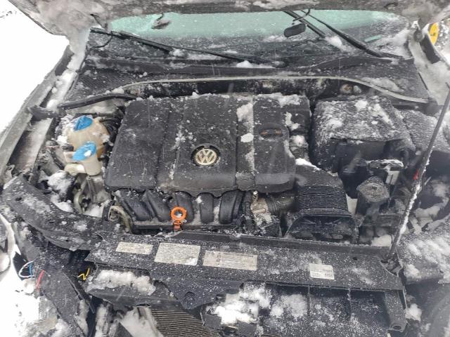 Volkswagen Passat S Image 10