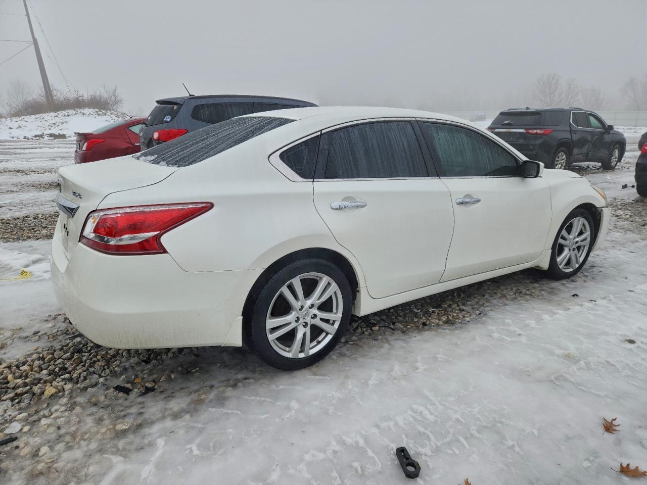 Nissan Altima 3.5s Image 11