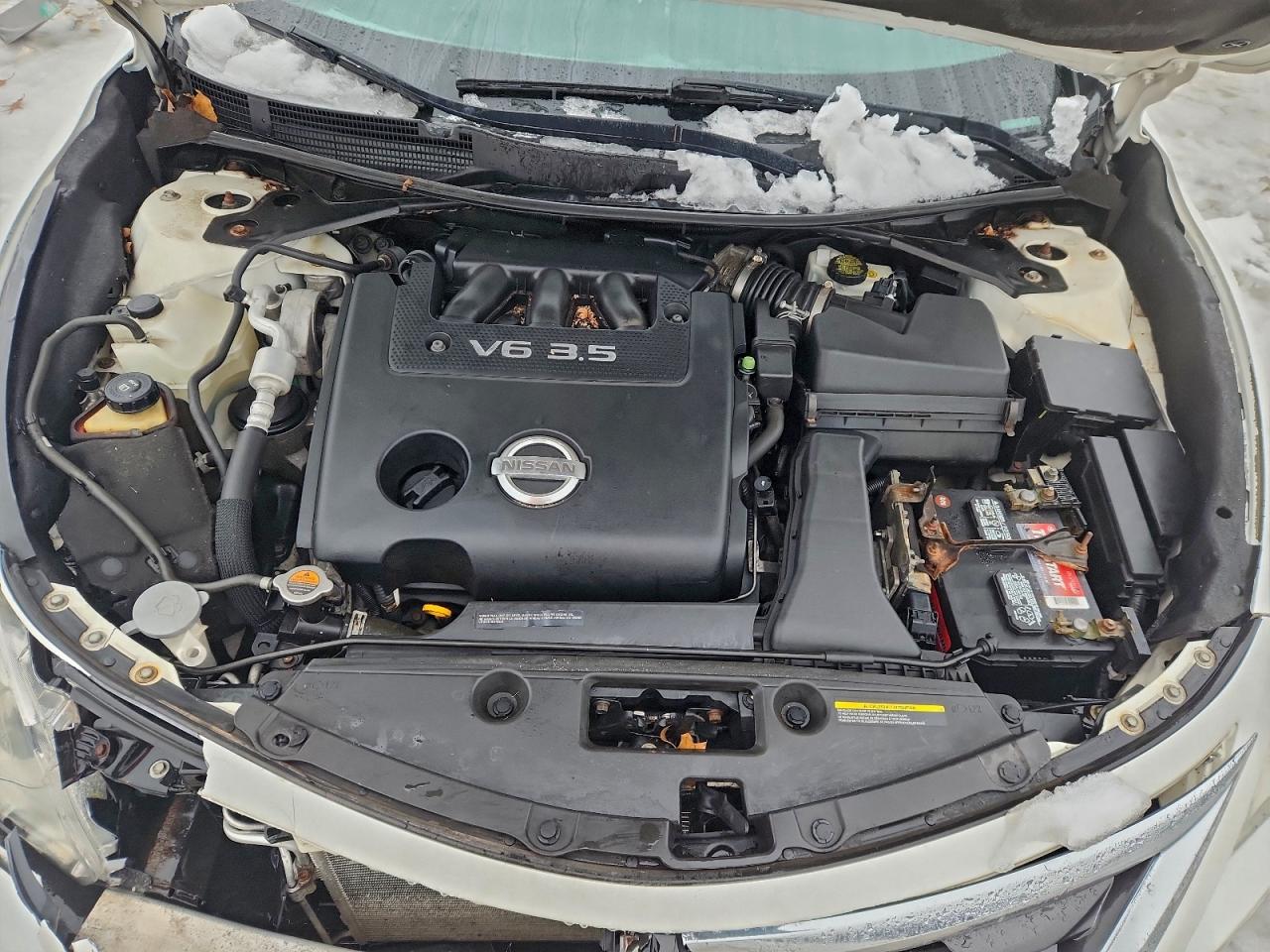 Nissan Altima 3.5s Image 6