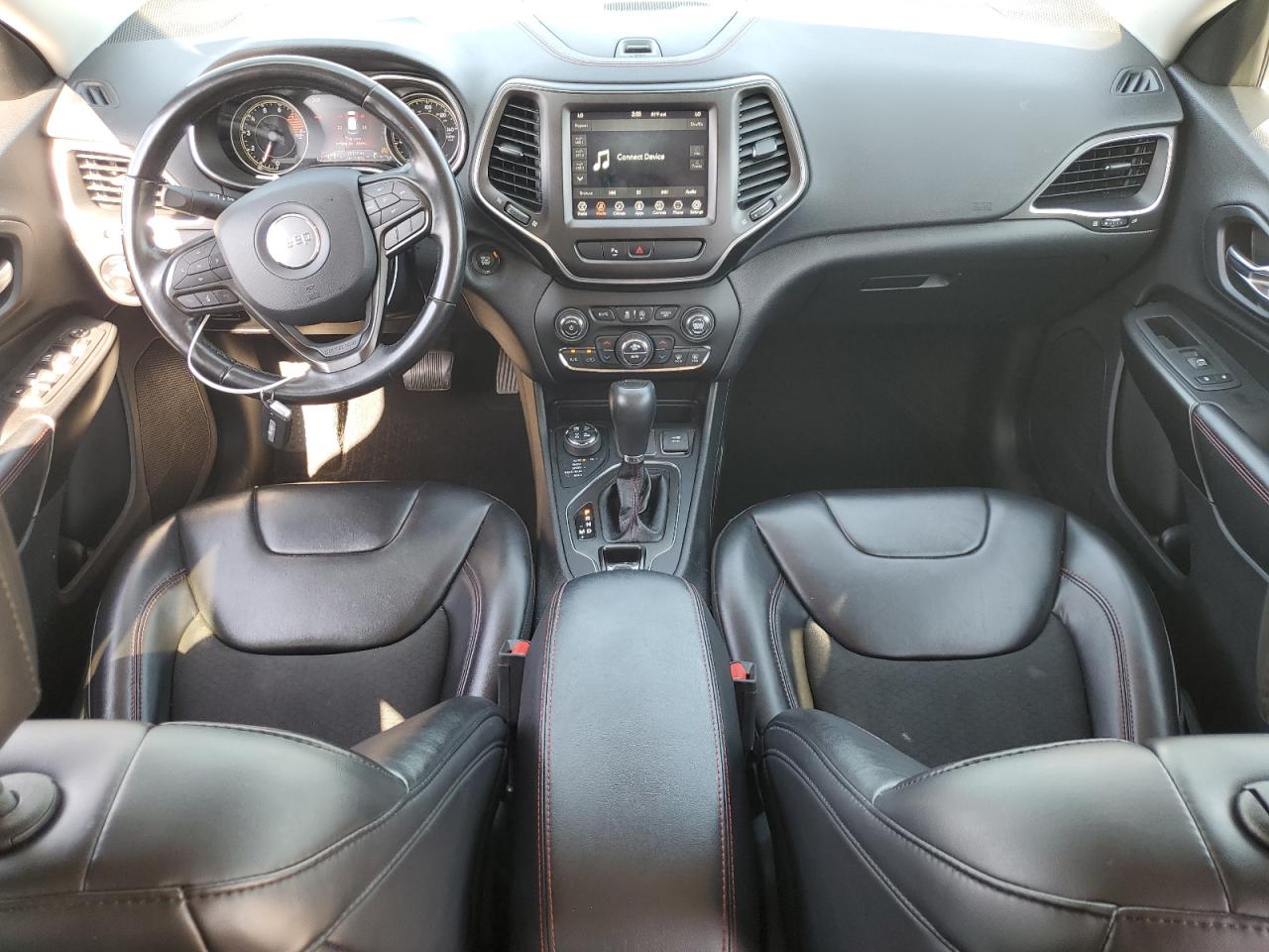 Jeep Cherokee Trailhawk Image 13