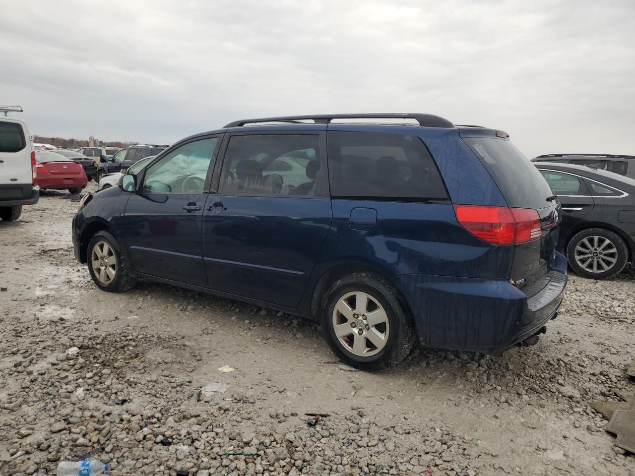 Toyota Sienna Ce Image 4