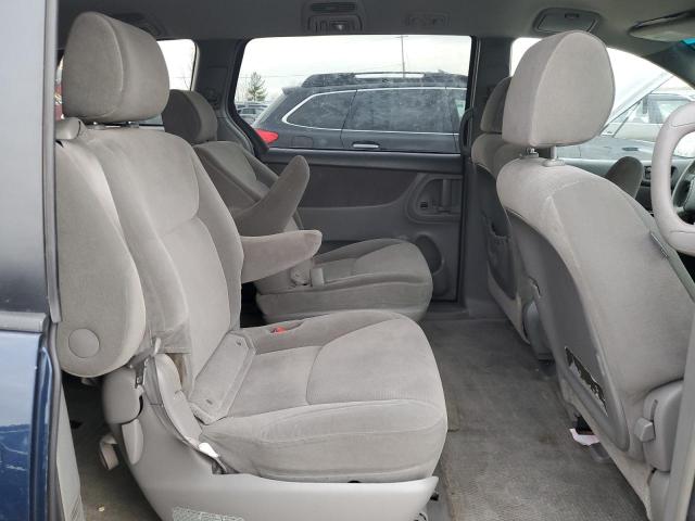 Toyota Sienna Ce Image 13