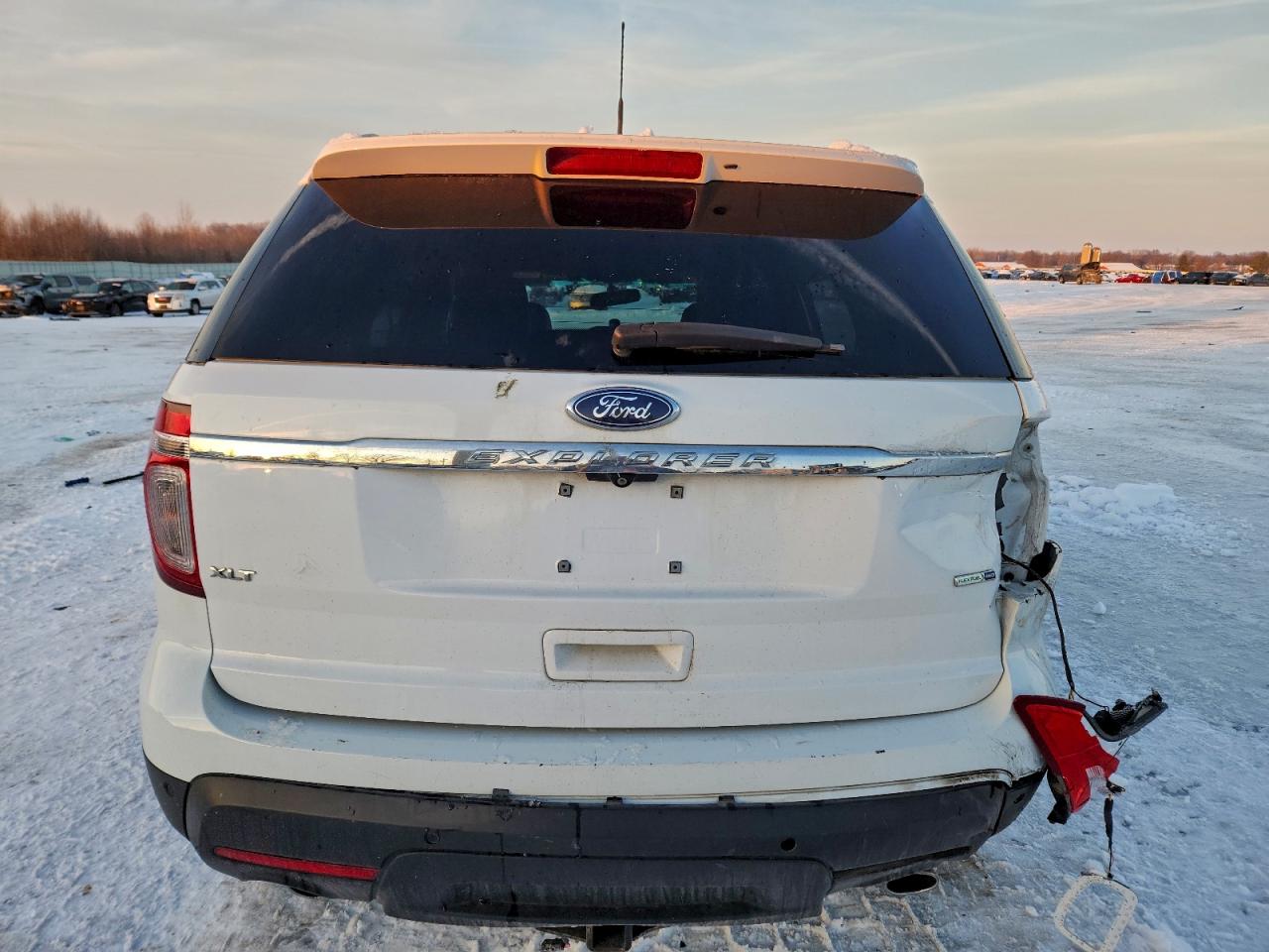 Ford Explorer Xlt Image 6