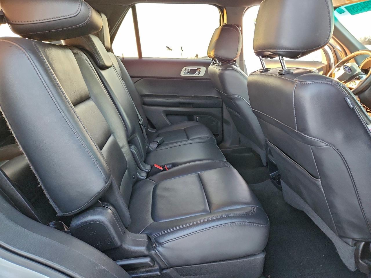 Ford Explorer Xlt Image 7