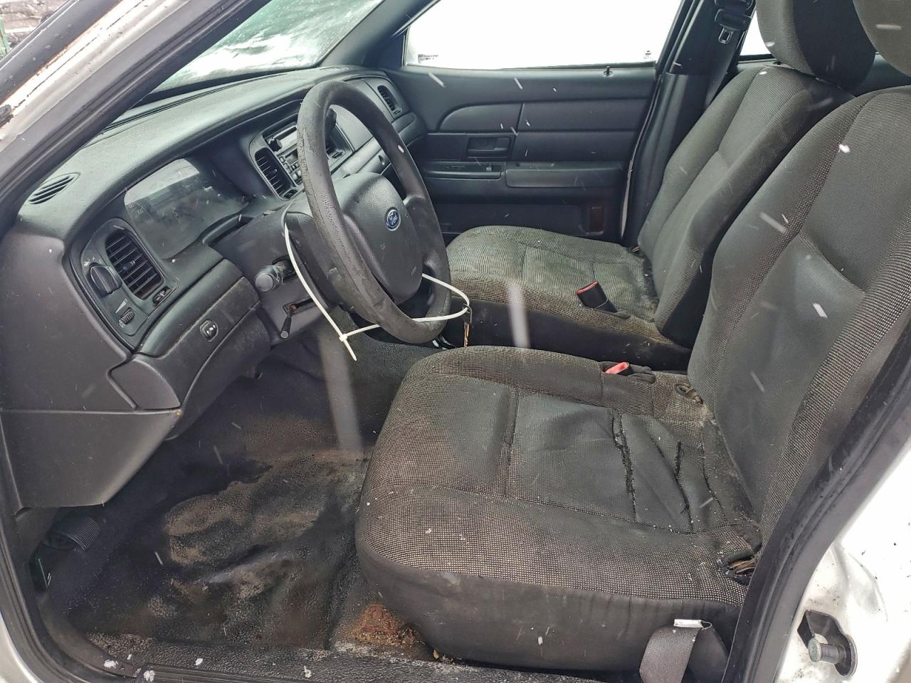 Ford Crown Vic Police Interceptor Image 8