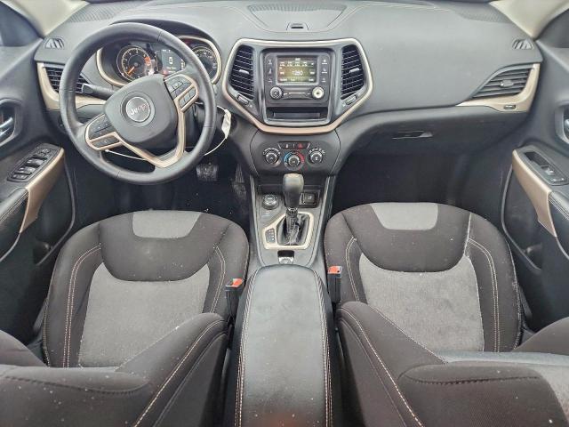 Jeep Grand Cherokee Sport Image 2