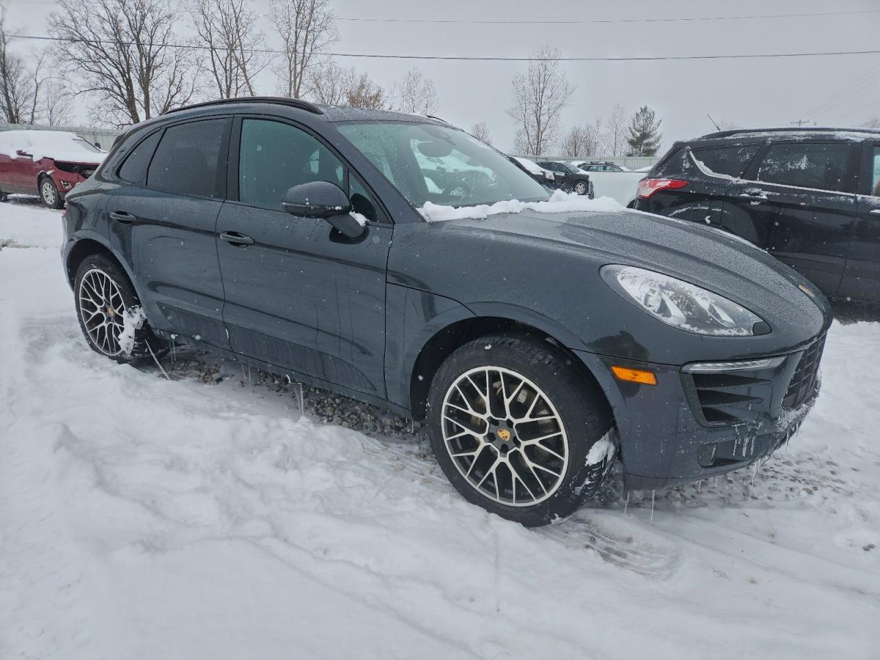 Porsche Macan S Image 4