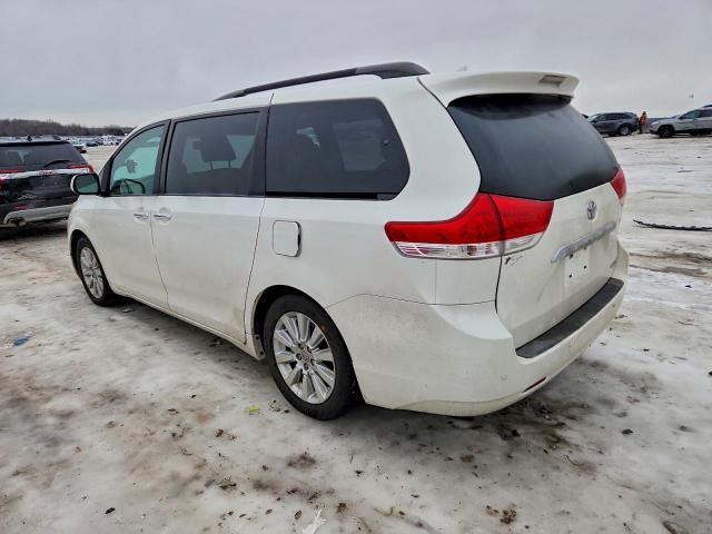 Toyota Sienna Xle Image 13