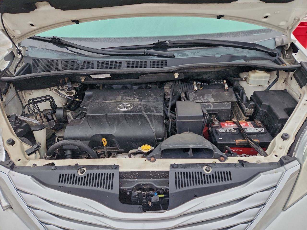 Toyota Sienna Xle Image 9