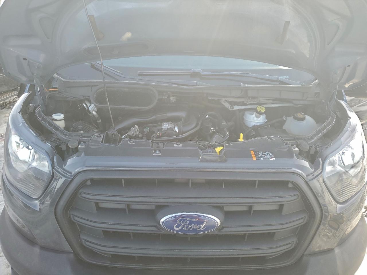 Ford Transit T-250 Image 13