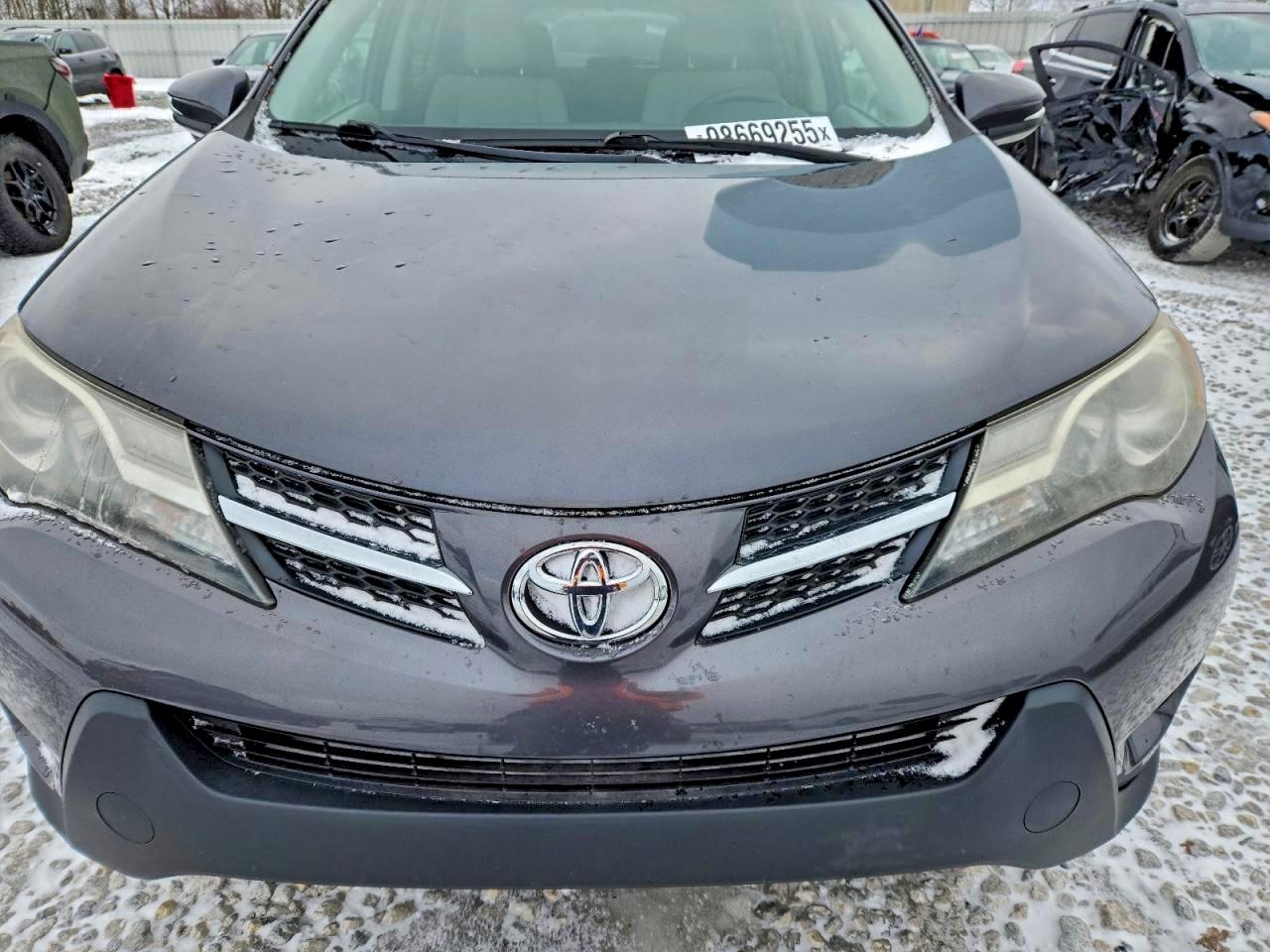 Toyota RAV4 Xle Image 12