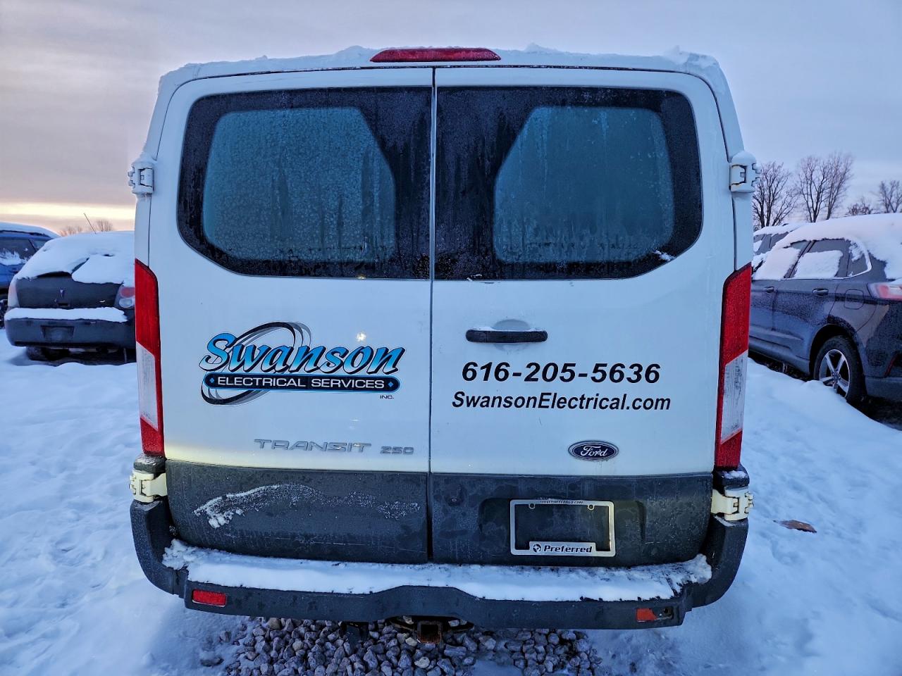 Ford Transit T-250 Image 6