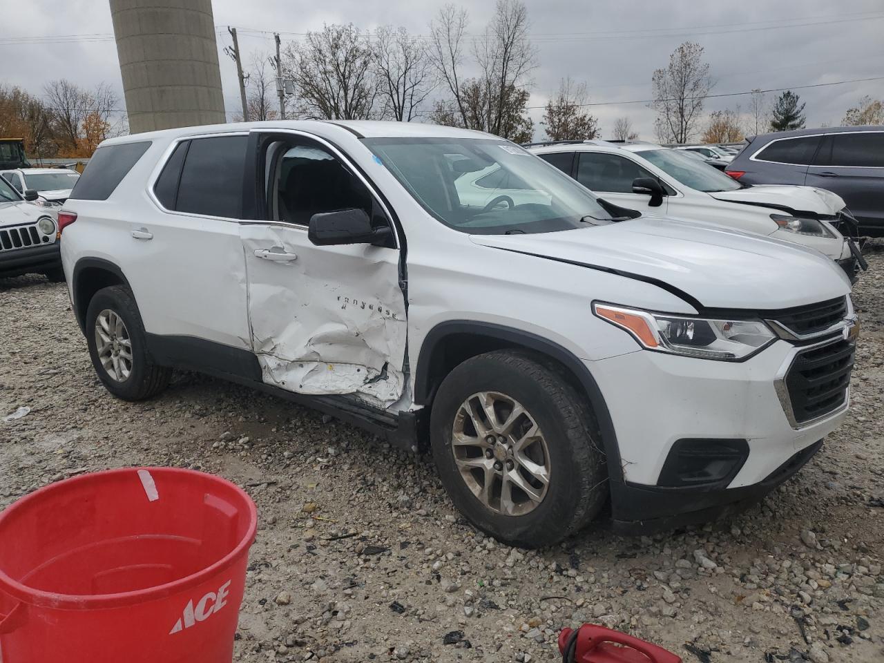 Chevrolet Traverse Ls Image 12