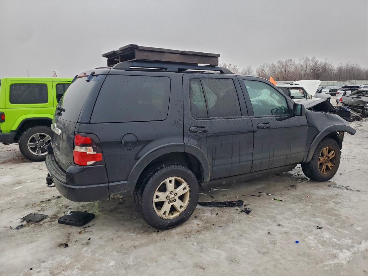 Ford Explorer Xlt Image 2