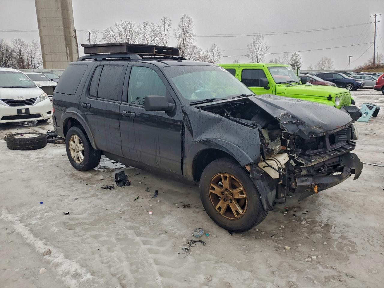 Ford Explorer Xlt Image 3