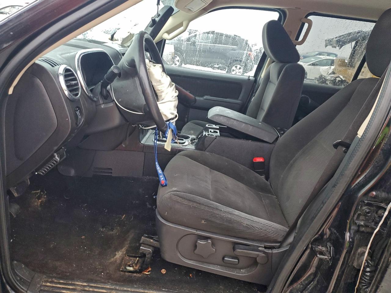 Ford Explorer Xlt Image 11