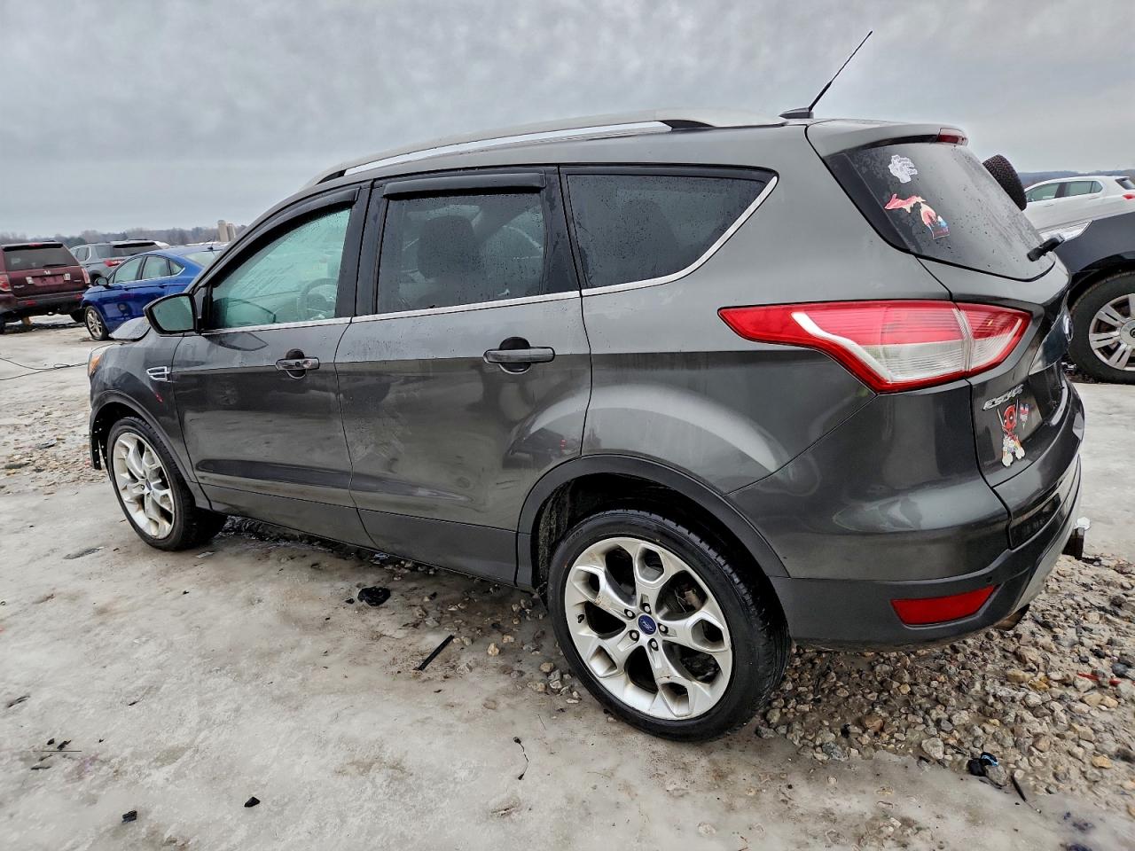 Ford Escape Titanium Image 2
