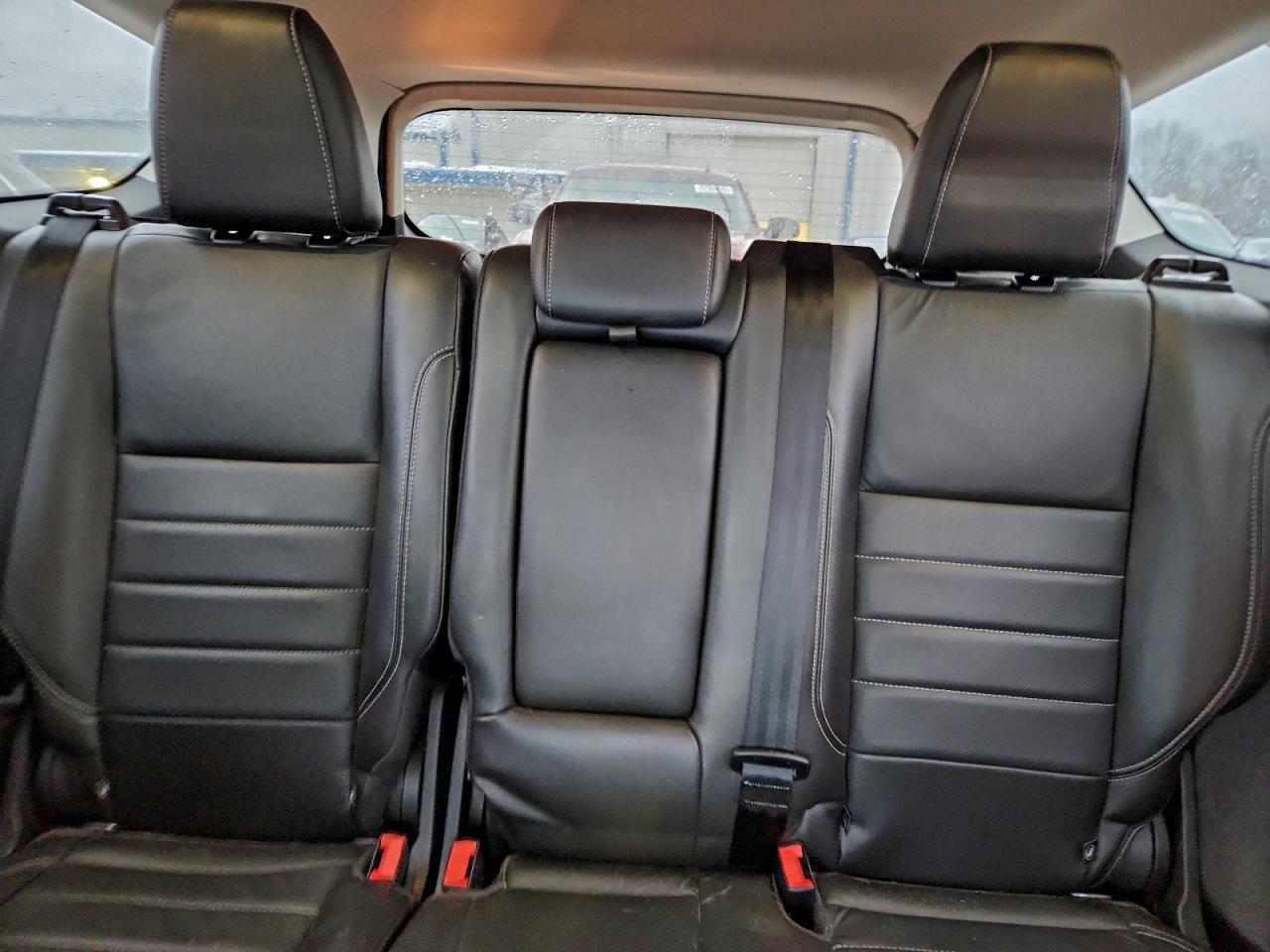 Ford Escape Titanium Image 14