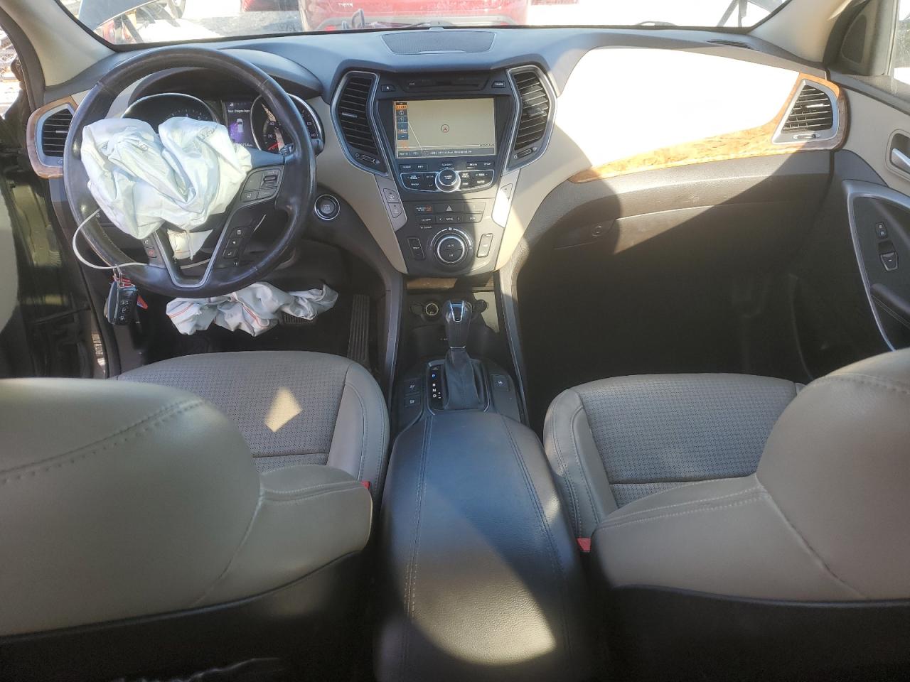 Hyundai SANTA FE Image 2