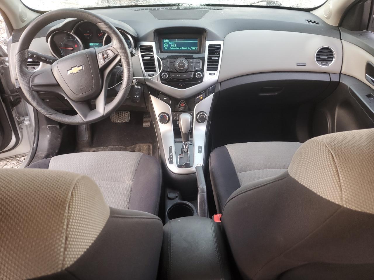 Chevrolet Cruze Ls Image 8